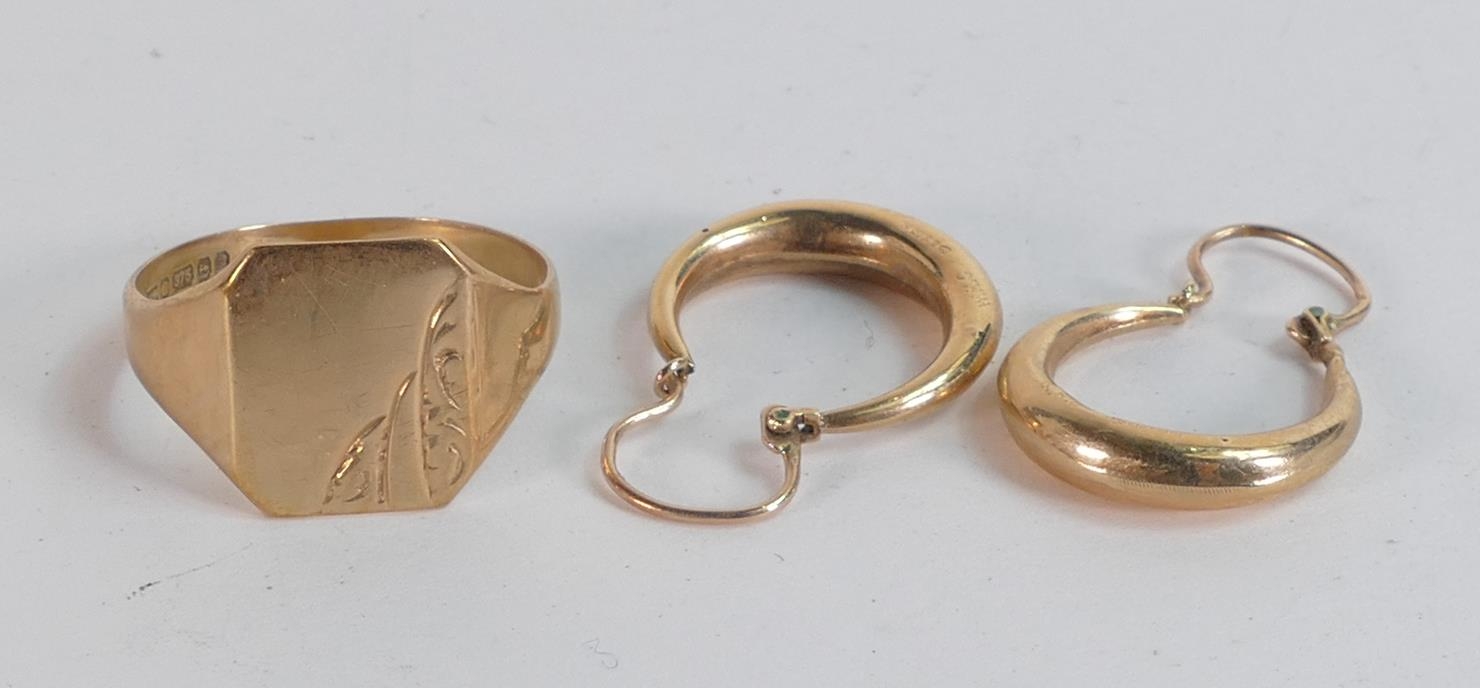 Hallmarked 9ct gold signet ring & pair 9ct earrings, gross weight 3.6g