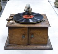 Vintage Table top Beltona Tournaphone Hand Cranck Gramophone