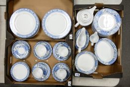 A large collection of Wedgwood Indigo patterned tea & dinner ware to include 12x dinner plates, 11 x