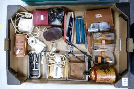 A mixed collection of items to include vintage Razors, Pen Sets, Gentleman's Companion sets etc