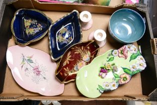 A mixed collection of items to include Carltonware & Crown Devon items including vases, bowls