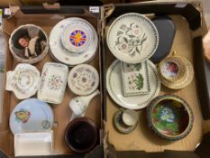 A mixed collection of ceramic items to include Aynsley dish, Minton Haddon hall pattern dishes,