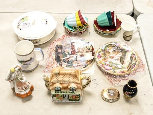 A mixed collection of items to include Royal Stuart harliquin set, Gaiety girls lidded tureen and