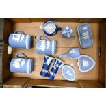 Wedgwood jasper ware to include tankards, pin dishes, milk jug, pot pourri ball etc ( 1 tray)