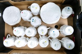 Shelley Dainty white tea ware to include 15 breakfast cup and 10 saucers (25 pieces)
