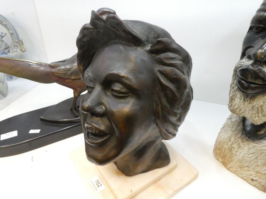 A bronze bust of female laughing on square alabaster base, unsigned, probably mid 20th century, 36cm - Bild 2 aus 7