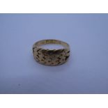 18ct yellow gold knot design ring, slightly worn, marked 18ct, size P, 6.0g approx