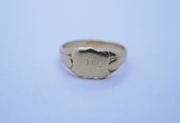 18ct yellow gold signet ring with shaped panel, initials worn, size L, 3.5g approx