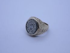 9ct yellow gold gents signet ring with oval panel encrusted diamond chips, Size S, marked 18 (TESTS