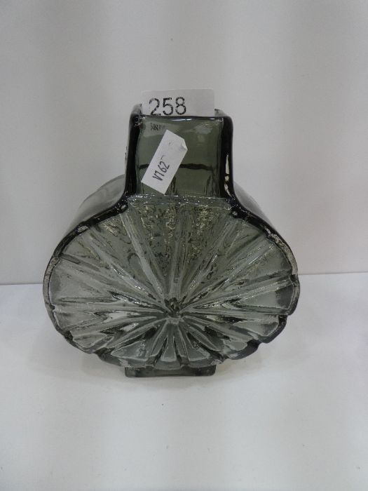 A Whitefriars Sunburst vase by Geoffrey Baxter, circa 1960's, 15.5 cms - Image 2 of 2