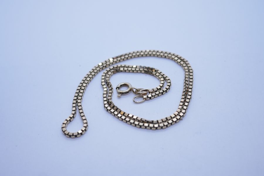 9ct yellow gold box chain, marked 375, 41cm, 6g approx