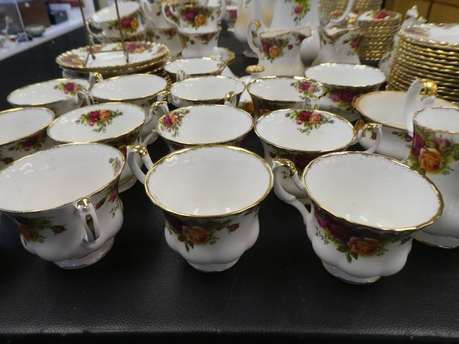 A quantity of Royal Albert 'Old Country Roses' teaware - Image 3 of 4