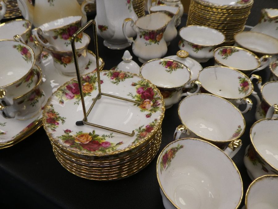 A quantity of Royal Albert 'Old Country Roses' teaware - Image 2 of 4