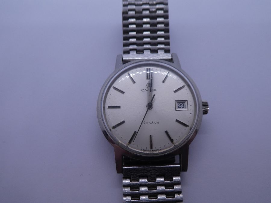 OMEGA, a gent's Stainless Steel Omega Geneve wristwatch, with silvered dial, baton markers and date - Image 3 of 5