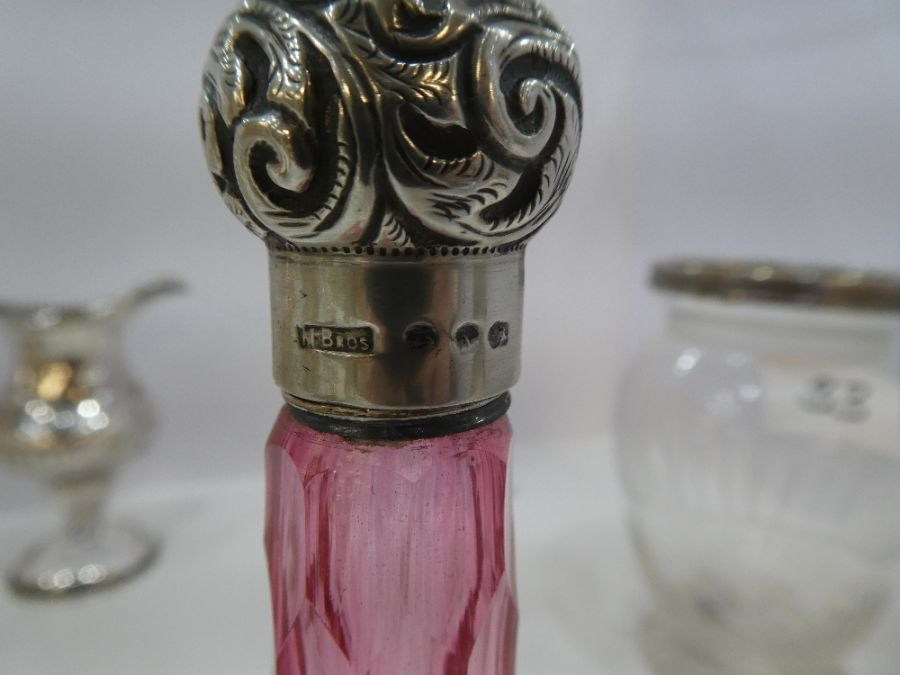 A very pretty, Victorian cut red glass bottle with ornate decorative oval body and patterned neck, S - Image 2 of 3