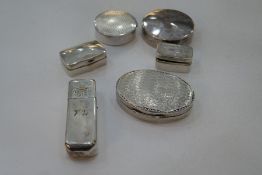 A quantity of pretty silver boxes and a silver vinaigrette AF. Possibly Georgian, with a Sterling sm