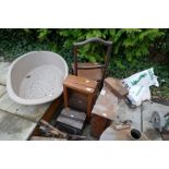 A set of vintage tools and wooden boxes incl, Vintage oil can