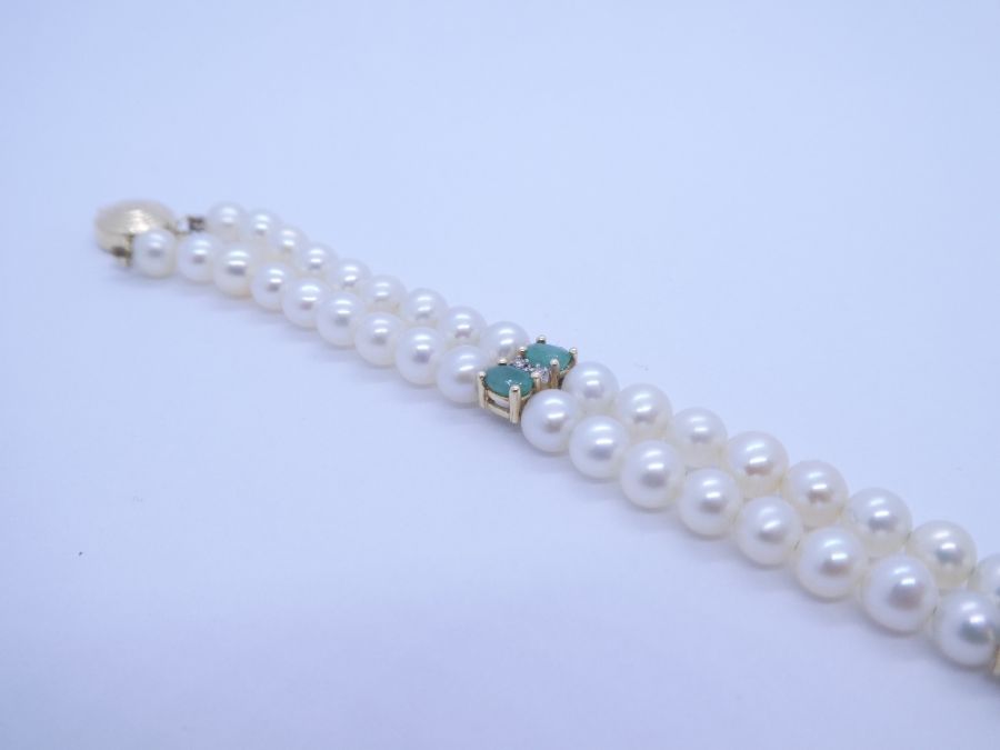 20th Century 14ct yellow gold clasp bracelet comprising two row cultured pearls, with 3 links set di - Image 7 of 8