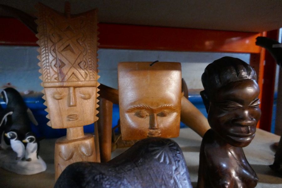 A quantity of wood carvings and similar - Image 2 of 4