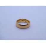 22ct yellow gold wedding band, marked 22, approx 7.86g, size J/K