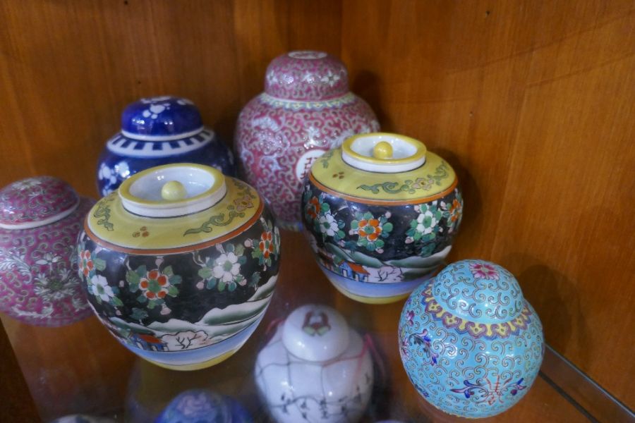 A quantity of oriental ginger jars and others, including a blue and white crackleware example - Image 5 of 5