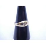 9ct yellow gold gypsy ring with single starburst set diamond, size Q, marked 375, approx 2.2g