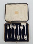 A cased set of silver teaspoons by Joseph Rodgers and sons, Sheffield 1915, 1.98 ozt approx