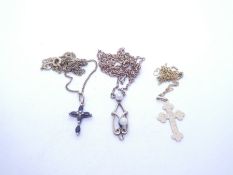 Collection of 9ct gold neckchains, 3 hung with pendants one a pearl set pendant, a sapphire example