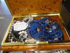 Jewellery box containing various vintage costume jewellery include agate necklace