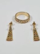 14K gold ring of tri coloured gold and pair matching drop earrings, marks worn, earring back marked,