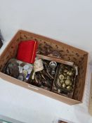 A small quantity of military buttons, coins and sundry
