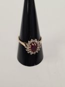 9ct yellow gold cluster ring with redan and clear glass, marked 375, glass chipped, size T, approx 2