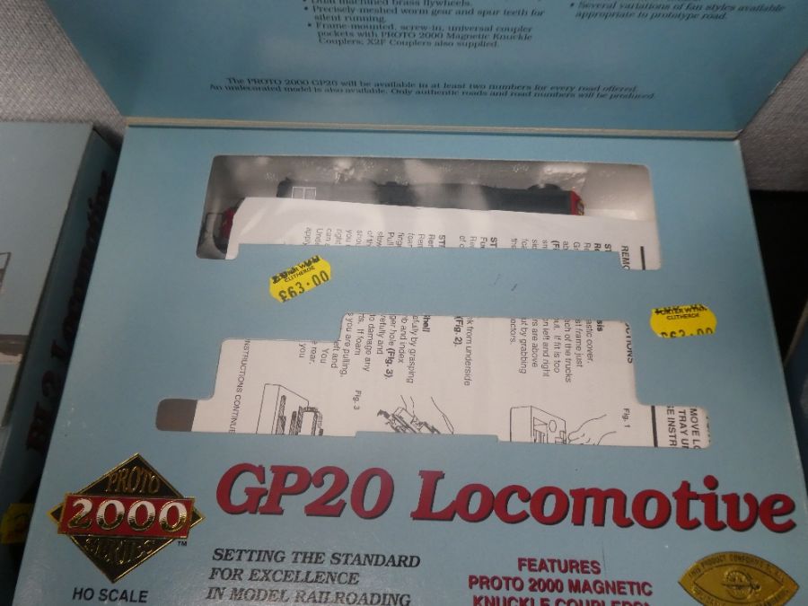 Proto 2000 Series HO Gauge GP20 locomotive boxed, with leaflets - Image 2 of 2