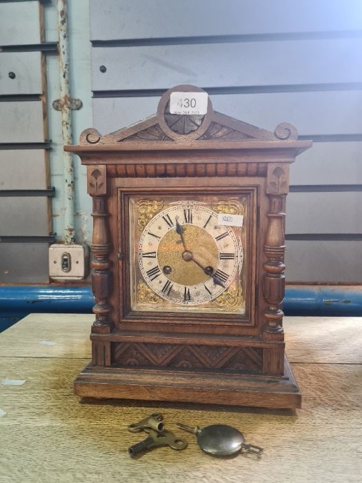 A wooden cased mantle clock with brass and painted dial, Roman numerals - Image 6 of 6