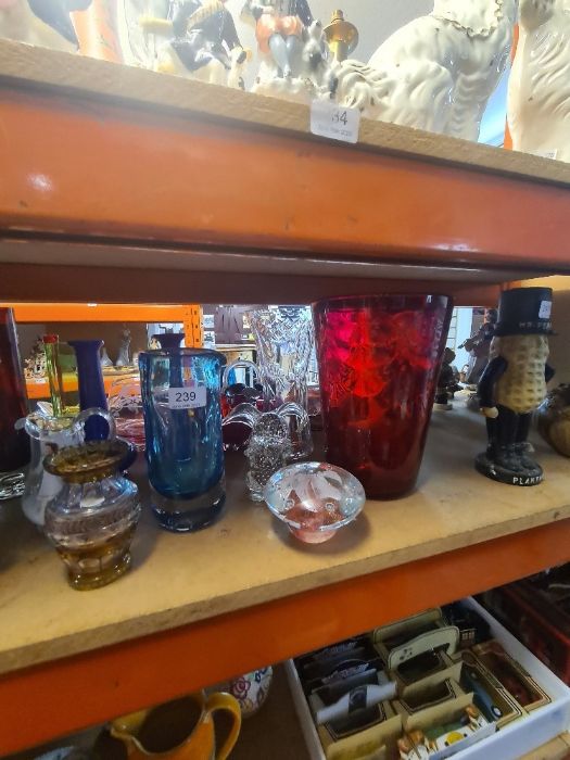 A quantity of coloured and clear glass items - Image 5 of 5