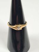 18ct yellow gold ring set with single diamond, size M/N, marked 18ct, approx 1.36g