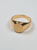 18ct yellow gold signet ring set with large oval panel, unengraved, marked 750, size U, 6.37g approx