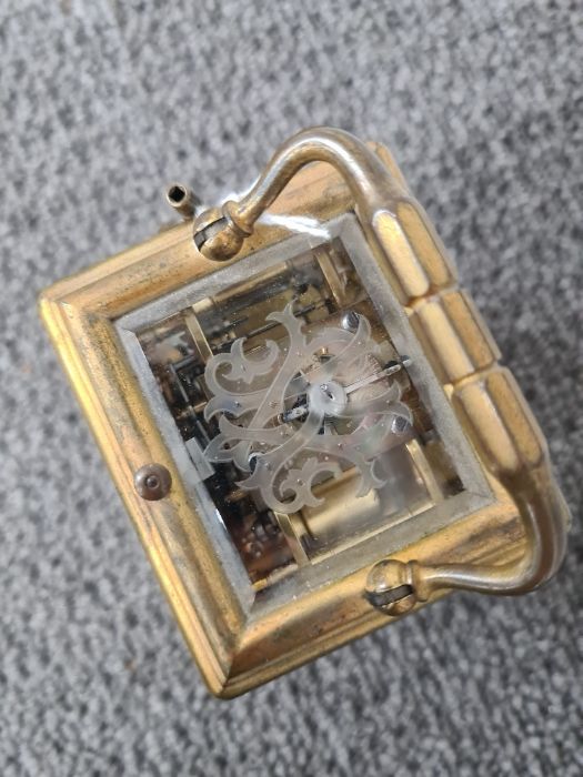 A French Brass carriage clock with striking movement - Image 3 of 12