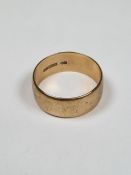 9ct yellow gold wedding band, marked 375, size V/W, London maker JB, approx 6g