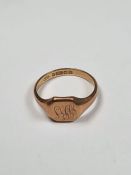 9ct yellow gold signet ring with hexagonal panel with inscribed initials, size O, approx 3.17g