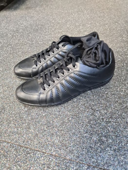 Men's Black Versace Trainers in black leather with metal eyelets, size 41.  These are lace up black - Image 2 of 6