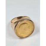 9ct gold ring set with a half Sovereign dated 1908, Edward VII & George and The dragon, size S, 13.0