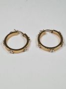 9ct yellow gold hoop earrings with applied screwhead decoration, approx 2cm diameter, approx 3.44g,