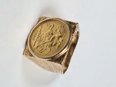 9ct gold gent's ring with square panel set with 1909 half Sovereign, Edward VII & G & TD, size U, ap