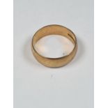 9ct yellow gold wedding band, marked 375, maker WG & S, size      , approx 6.08g