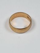 9ct yellow gold wedding band, marked 375, maker WG & S, size      , approx 6.08g