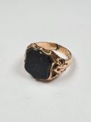 9ct yellow gold signet ring with shield shaped agate panel, AF, band been repaired, size R, marked 3