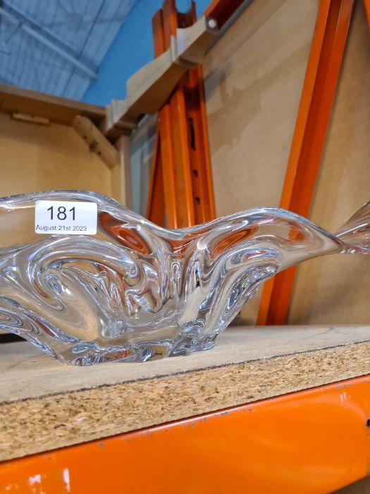 A large glass bowl with an abstract design, in a Murano style - Image 2 of 5