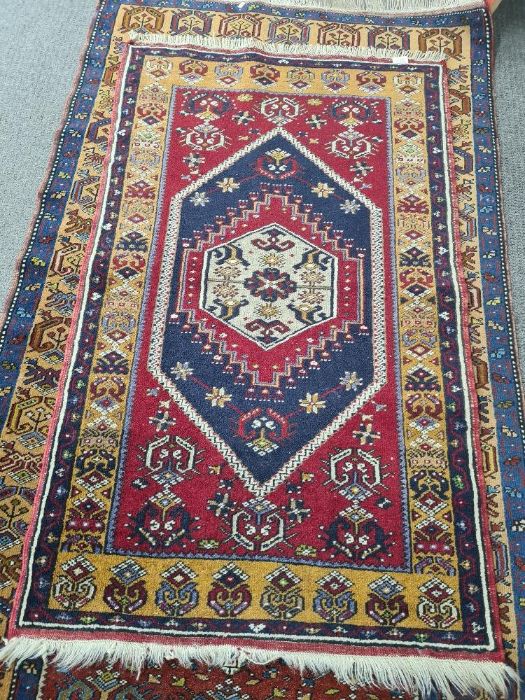 Two Turkish hand woven geometric style rugs 193 x 105cm - Image 4 of 7