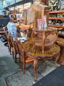 Drexel heritage Furnishings, North Carolina, a reproduction extending dining table having two leaves